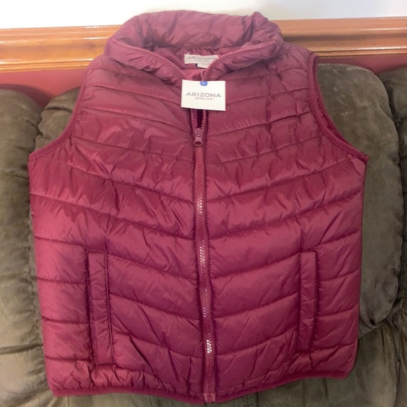 Women’s Burgundy Puffer Vest - Picture 1 of 2